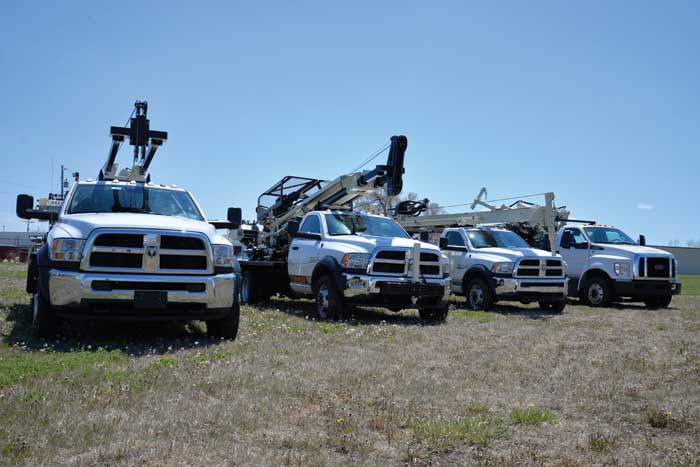 Here is an example of Geoprobe® and DRILLMAX® by Geoprobe® machines that can be mobilized to job sites without the use of a CDL.  In some cases, DOT weight restrictions require project tooling and supplies to be carried on a support vehicle.