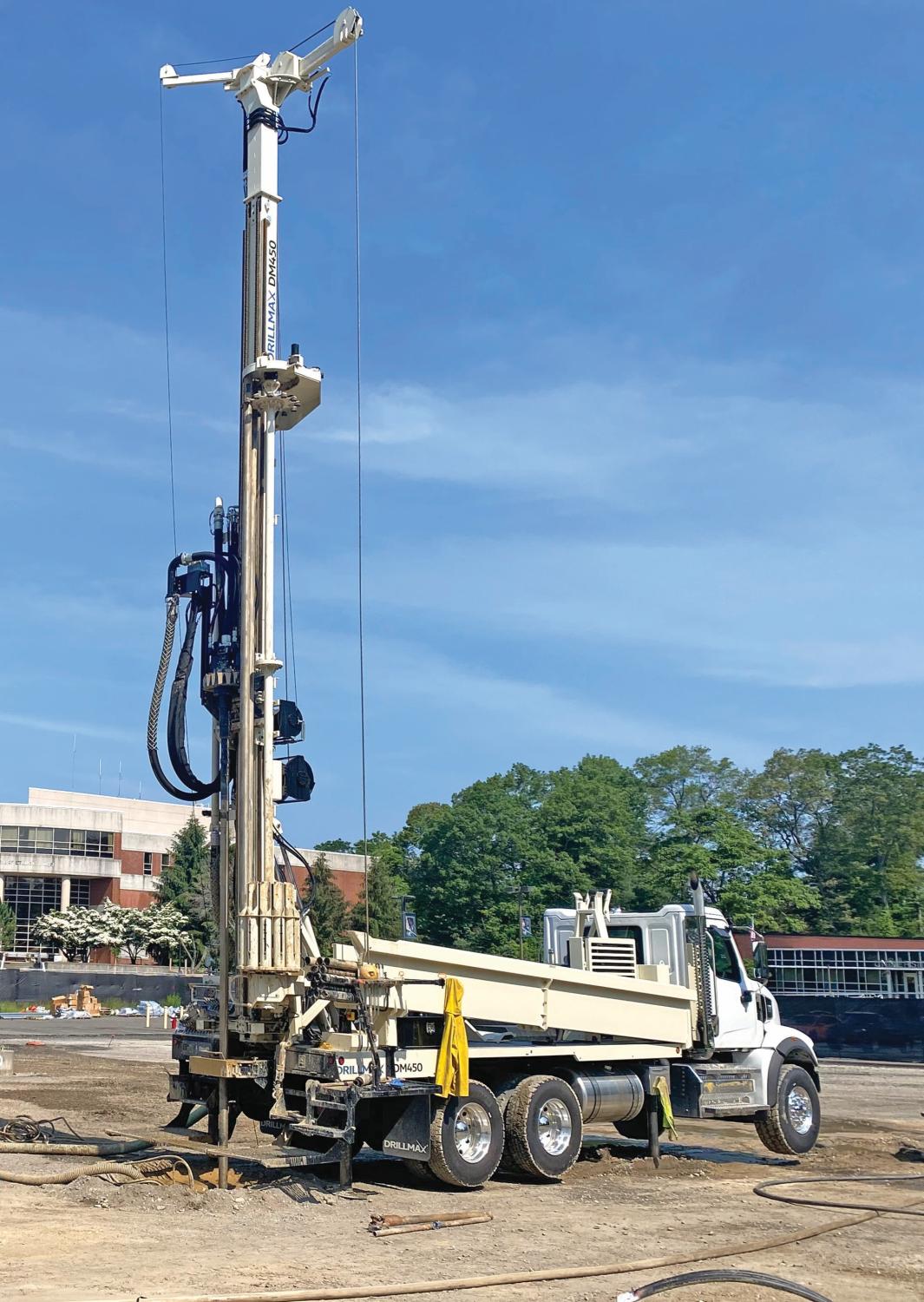Features like backloading carousel on DM450 provide confidence to tackle large geothermal installations.