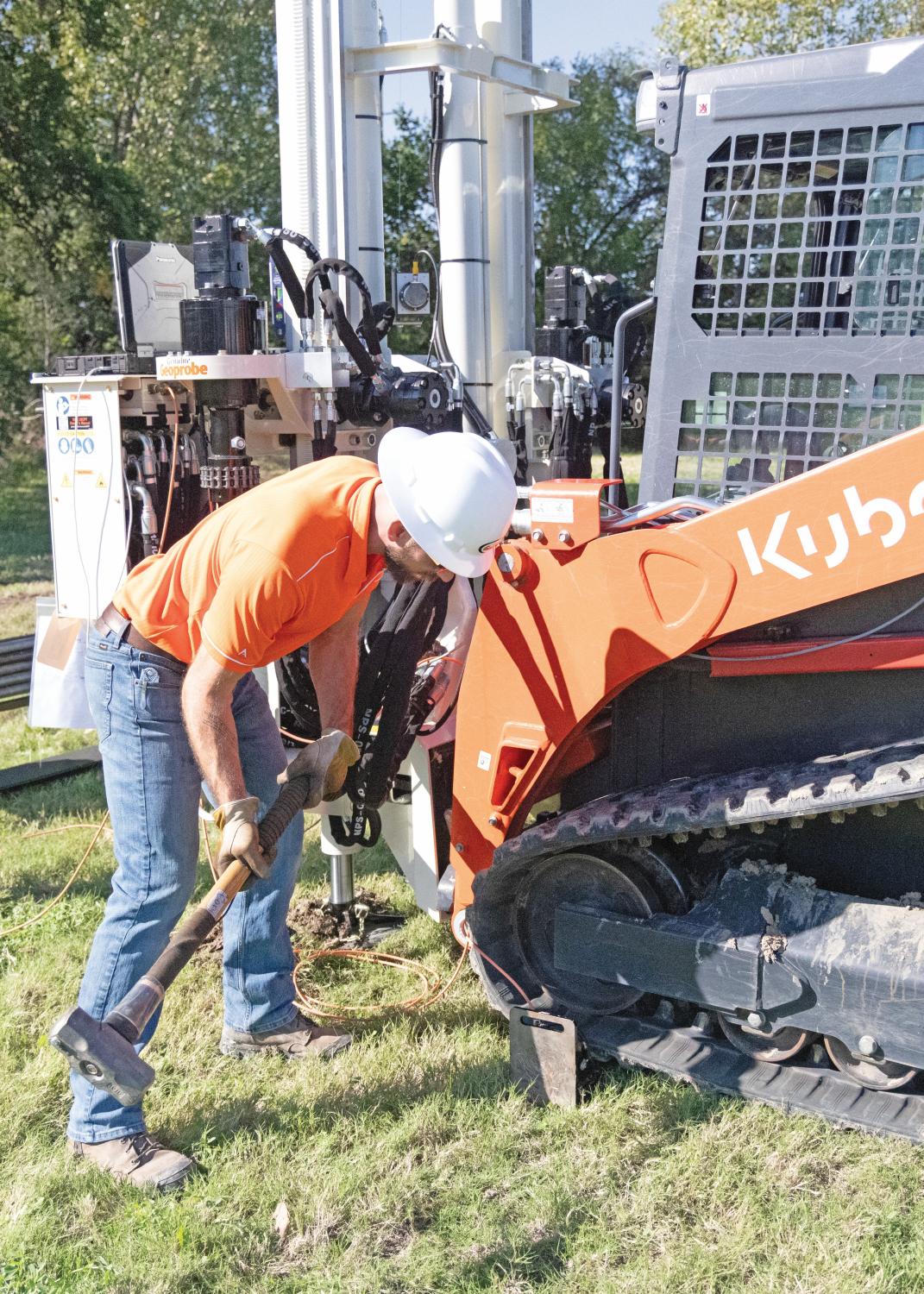 With a true interval seismic CPT testing module, two sensors are positioned exactly 0.5 meters apart, allowing a single hammer strike to be recorded at both depths at the same time.