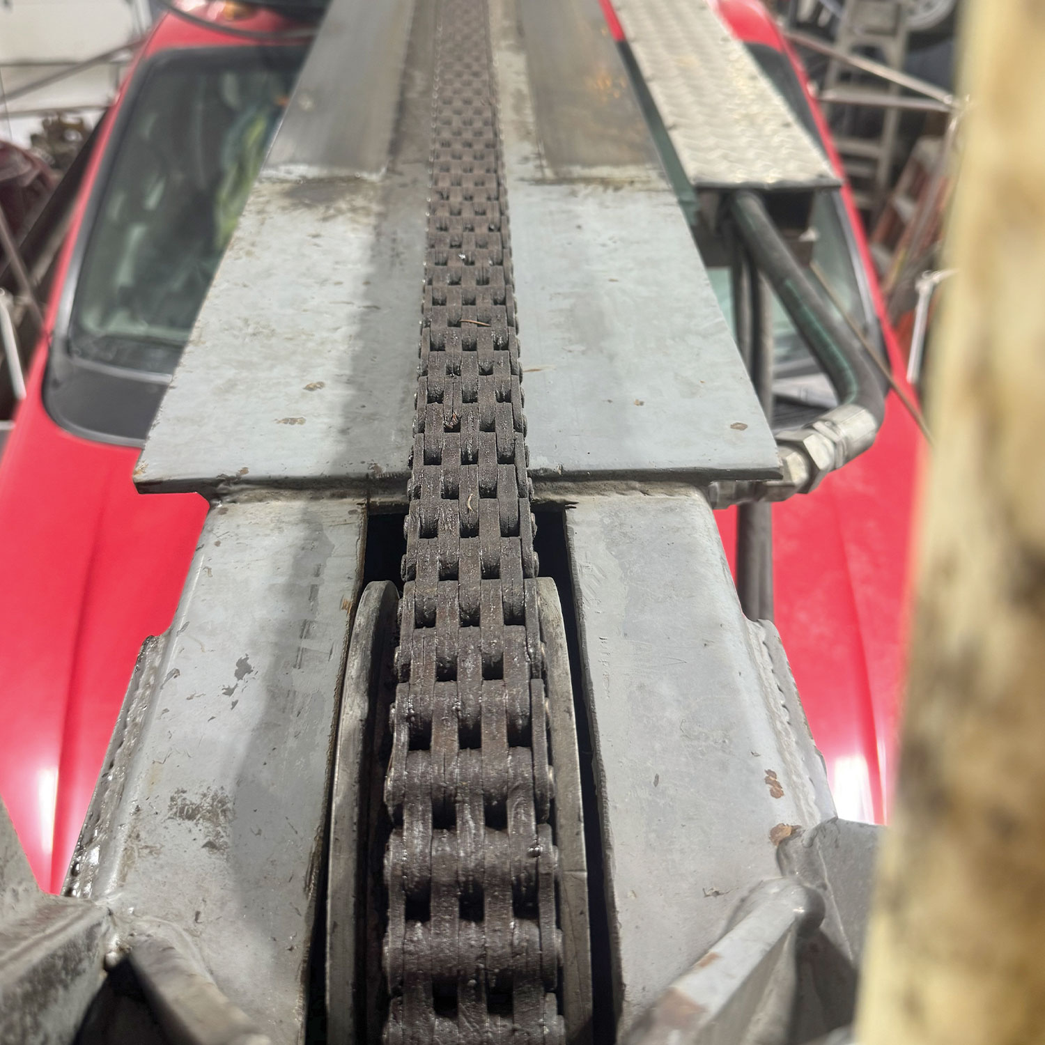A legacy DM350 gets new upper and lower chains and a resealed top head feed cylinder at the Geoprobe® East Coast Service Center.