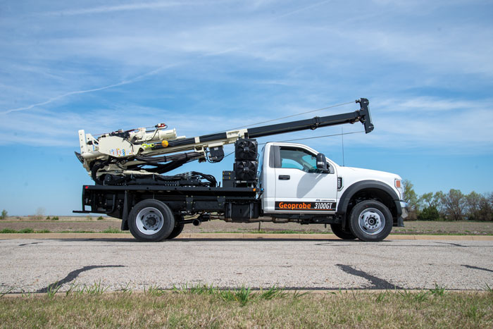 3100GT truck mounted drill rig for sale on F600 chassis