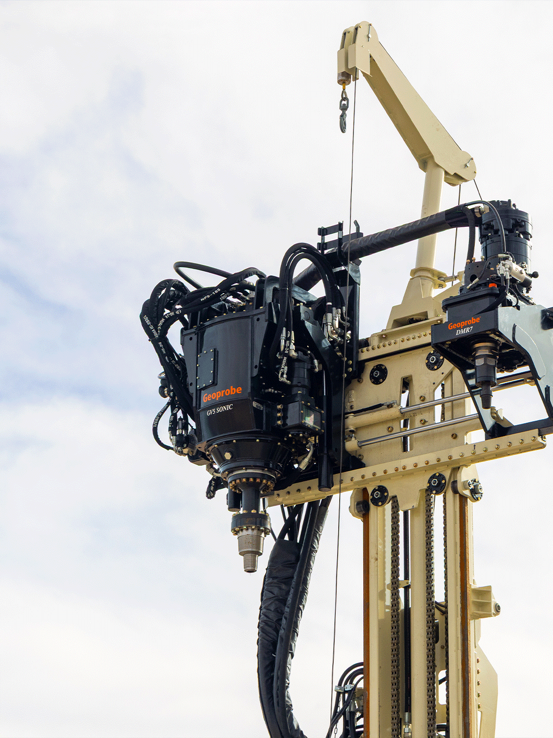 8150LS sonic with DMR7 rotary head: One Drill Rig, Four Drilling Techniques