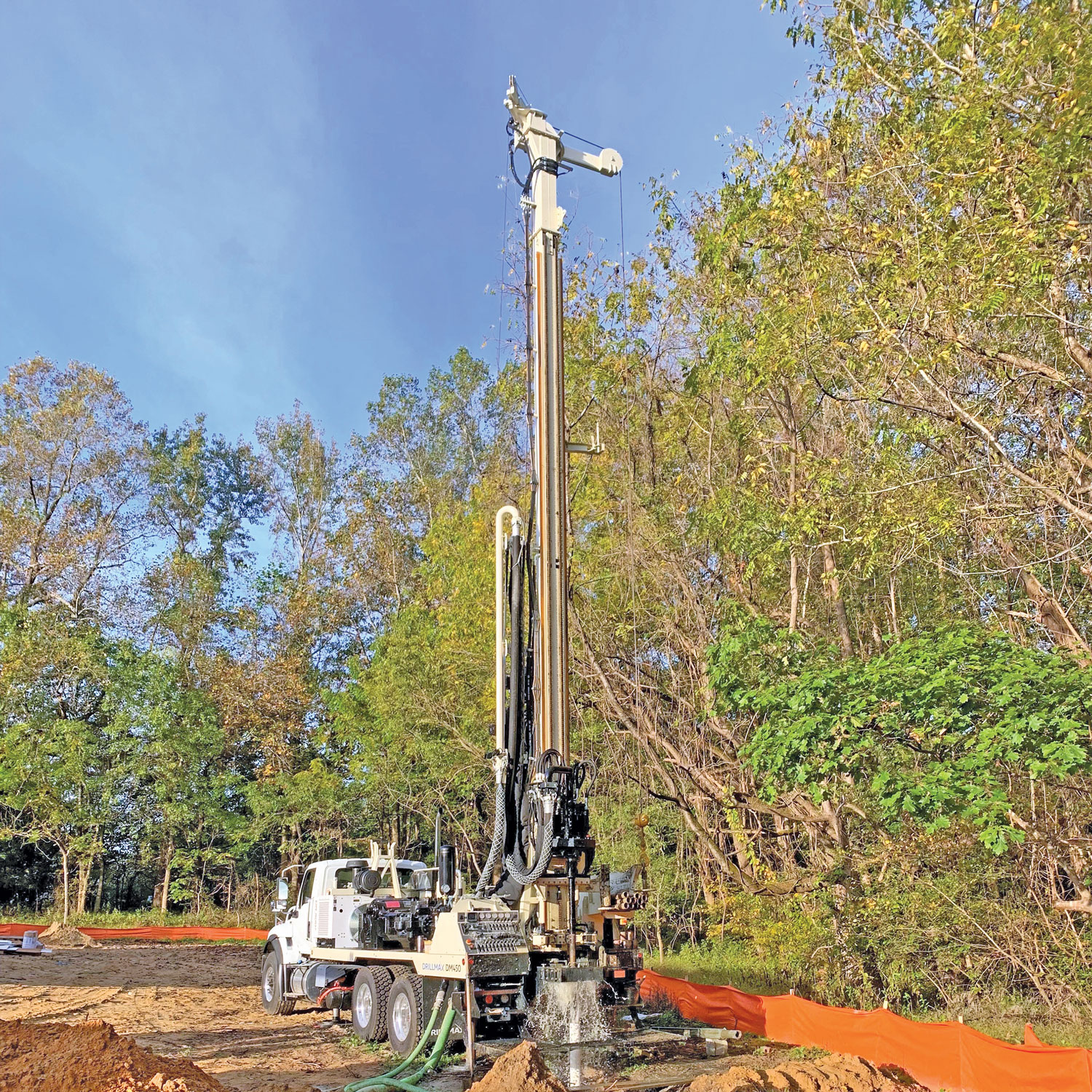 Efficiency, safety, and ease of the 2021 DM450 facilitates completing water well construction jobs quickly and training drillers easily.
