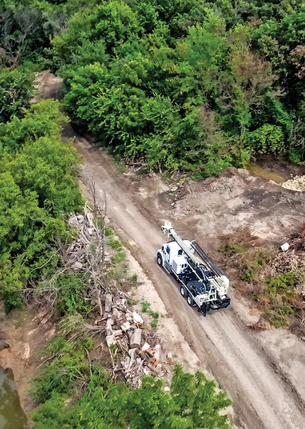 The 6x6 All-Wheel Drive on the Geoprobe® DM450 improves the ability to navigate sandy or muddy job sites.