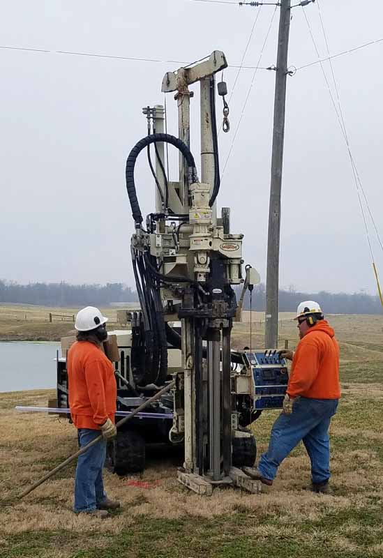 Mark Montalvo (left) and Tobin Mielenz use the Enviro-Dynamics 7822DT to perform dual tube sampling to installing 1-in. temporary wells.