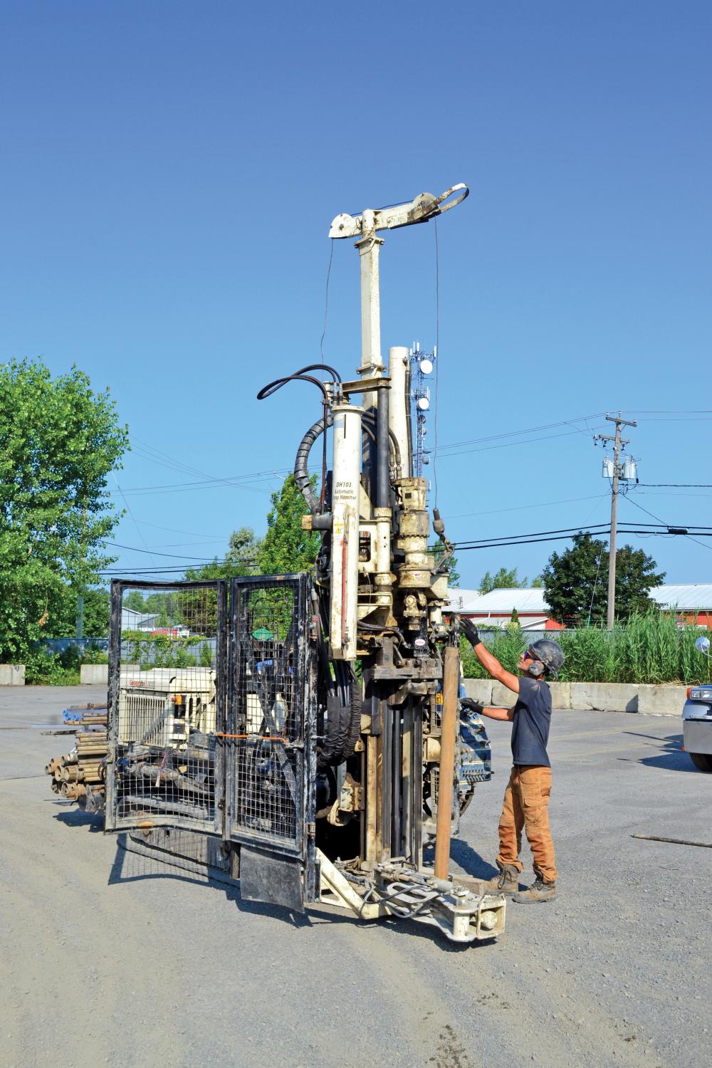 Regular drilling equipment services and assistance from international service team keeps rigs running smoothly around Montreal.