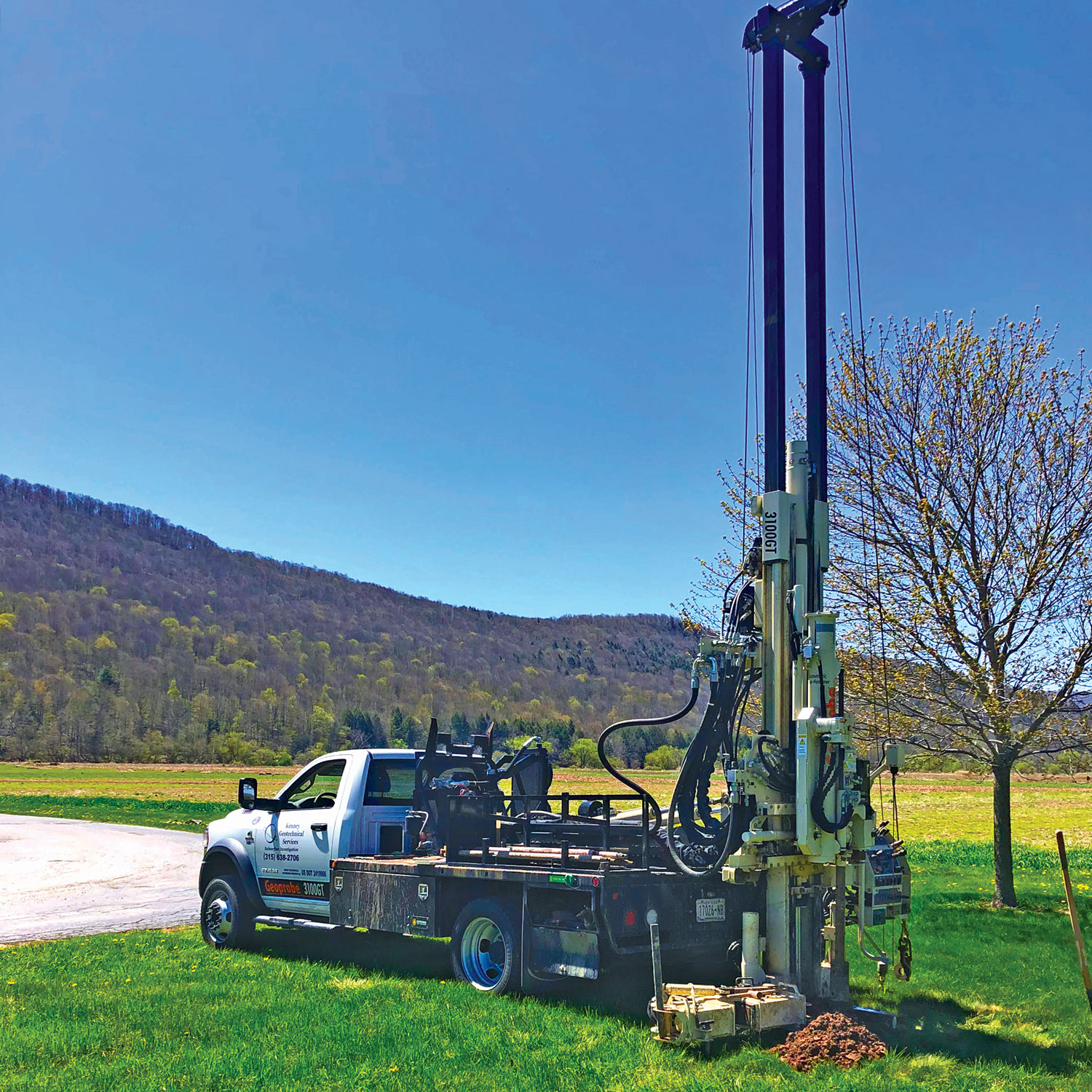 Comfortable ride of 3100GT truck mounted drill — which doesn't require a Class A/B CDL — doesn't require sacrificing performance on typical geotechnical jobs or varying geographies.