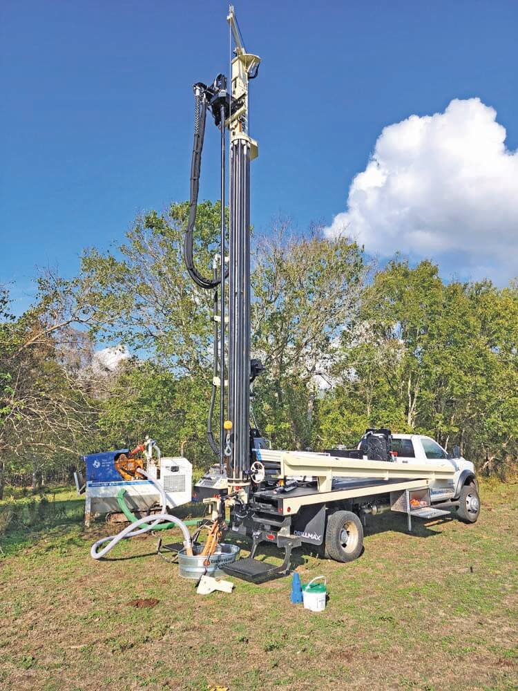 DM250 provides efficient drilling compared to rotary table rig or larger hydraulic drilling rig.