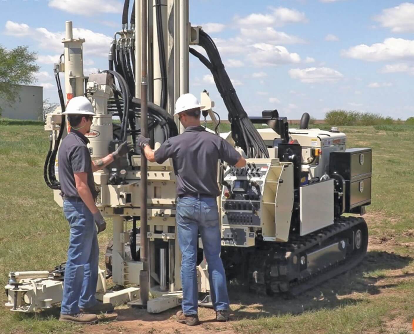 Expand soil investigation market and increase efficiency doing out-the-end (OTE) SPT with 3.25 tooling, including the Geoprobe® manufactured AWJ drill rods. 