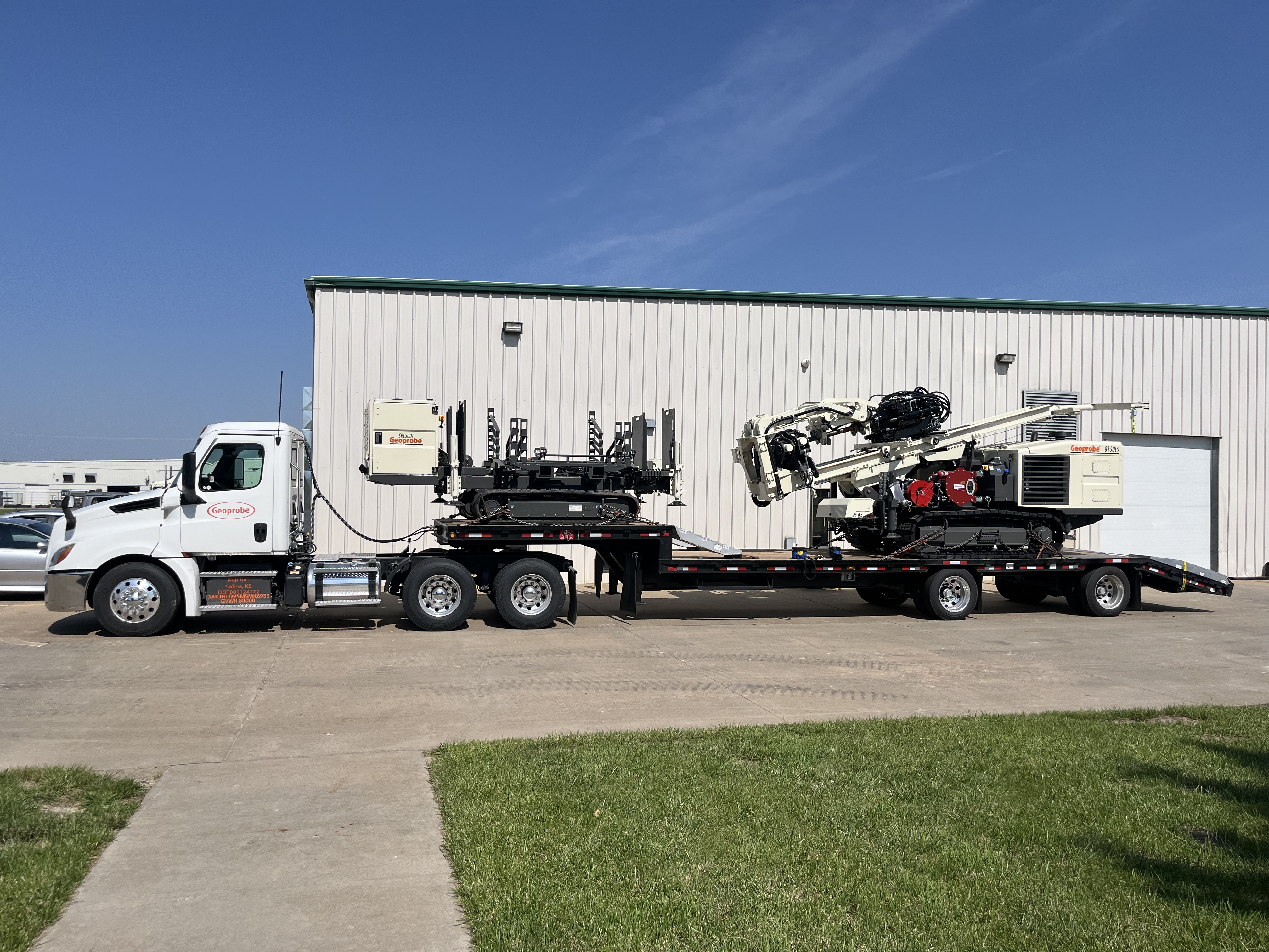 The 8150LS sonic rig and SRC30DT sonic rod carrier are light enough to be transported on the same truck. This makes it easier for you to mobilize to job sites, and easier for us to bring TIG demos to you!