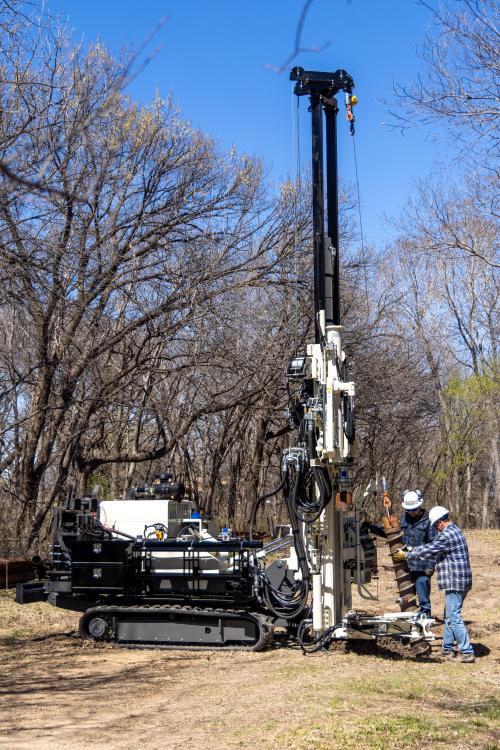 3135GT supplies drillers with favorite rig features like centerline head side shift plus additional power.