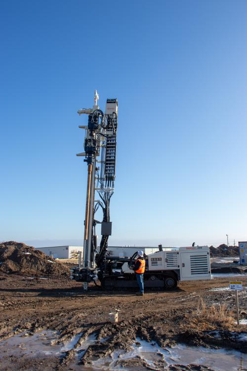 Precise, perpendicular mast positioning makes 21FH rigs well suited to serve as micropile drills.