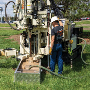 Special features on 3126GT geotechnical drill make mud rotary drilling simple