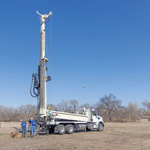 DM650 can be outfitted for air drilling or as mud drilling